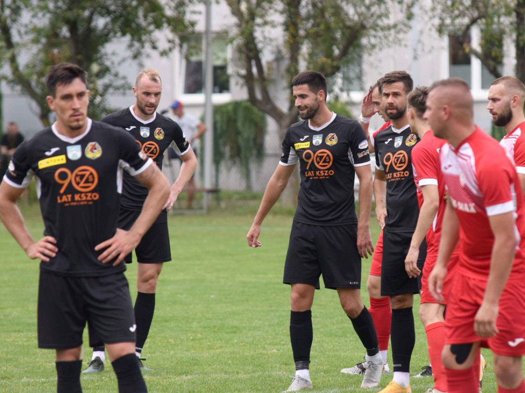 Mecz sparingowy. *KP KSZO 1929 Ostrowiec Świętokrzyski - GKS Nowiny 3:1