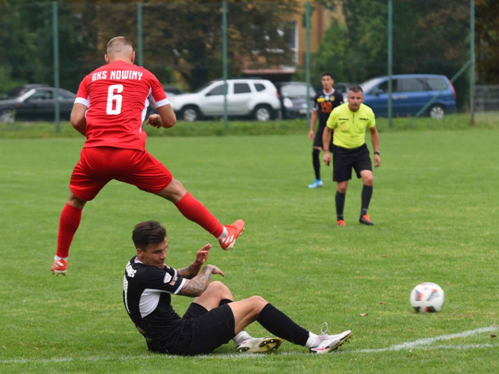 Mecz sparingowy. *KP KSZO 1929 Ostrowiec Świętokrzyski - GKS Nowiny 3:1