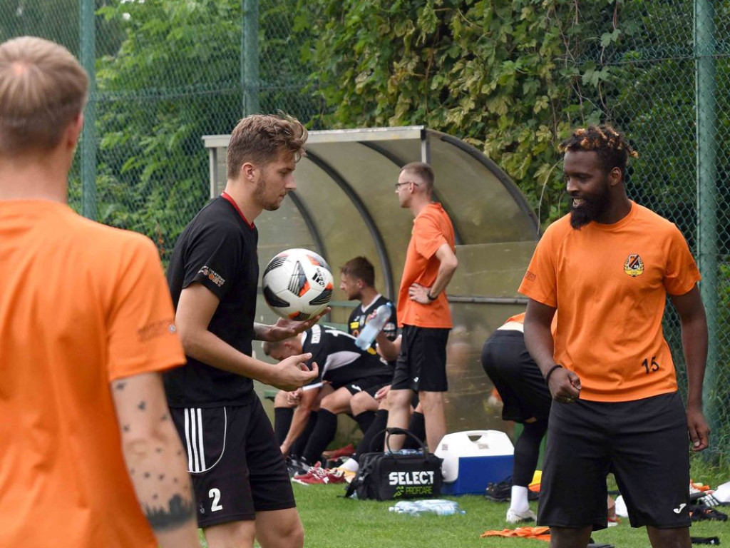 Mecz sparingowy. *KP KSZO 1929 Ostrowiec Świętokrzyski - GKS Nowiny 3:1