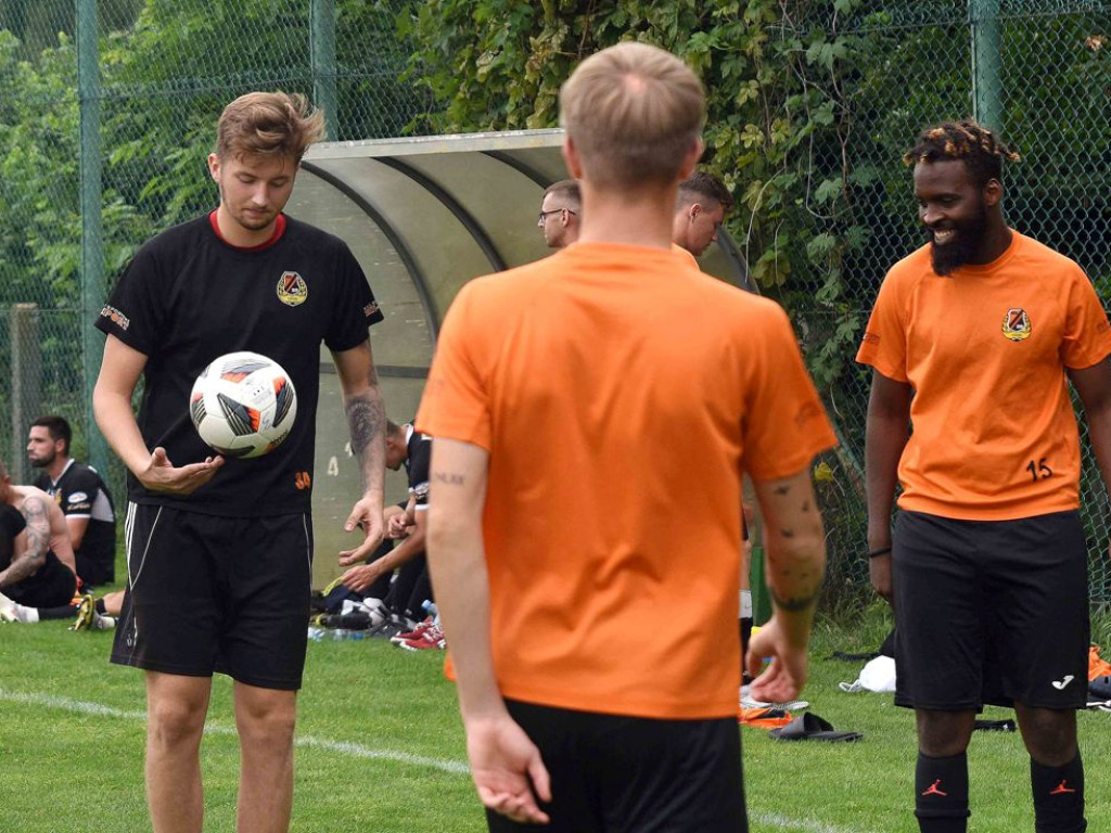 Mecz sparingowy. *KP KSZO 1929 Ostrowiec Świętokrzyski - GKS Nowiny 3:1
