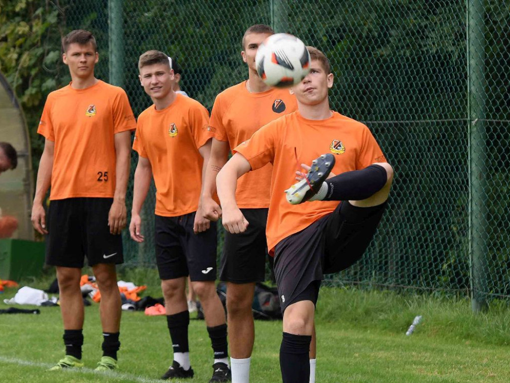Mecz sparingowy. *KP KSZO 1929 Ostrowiec Świętokrzyski - GKS Nowiny 3:1