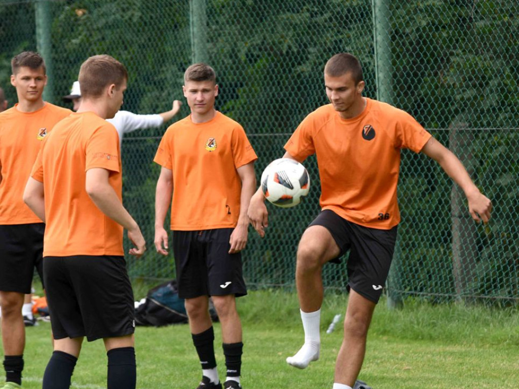 Mecz sparingowy. *KP KSZO 1929 Ostrowiec Świętokrzyski - GKS Nowiny 3:1