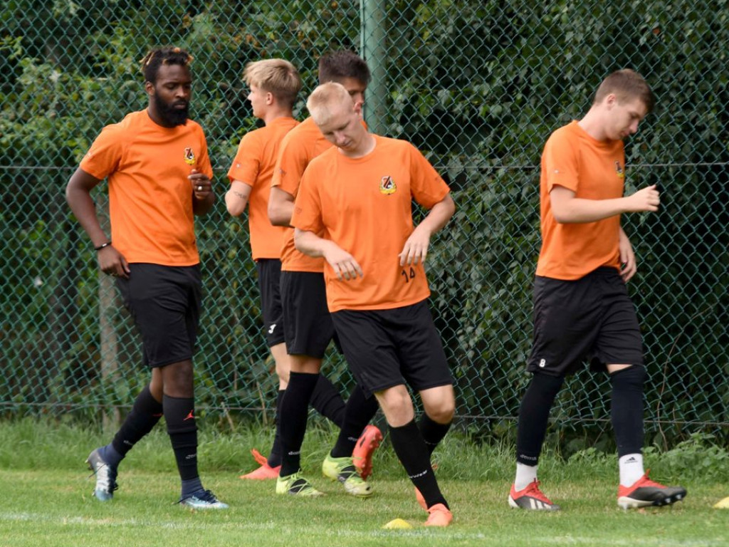 Mecz sparingowy. *KP KSZO 1929 Ostrowiec Świętokrzyski - GKS Nowiny 3:1