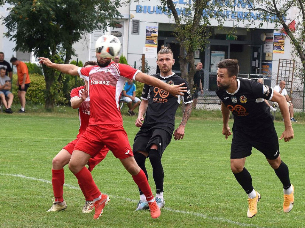 Mecz sparingowy. *KP KSZO 1929 Ostrowiec Świętokrzyski - GKS Nowiny 3:1