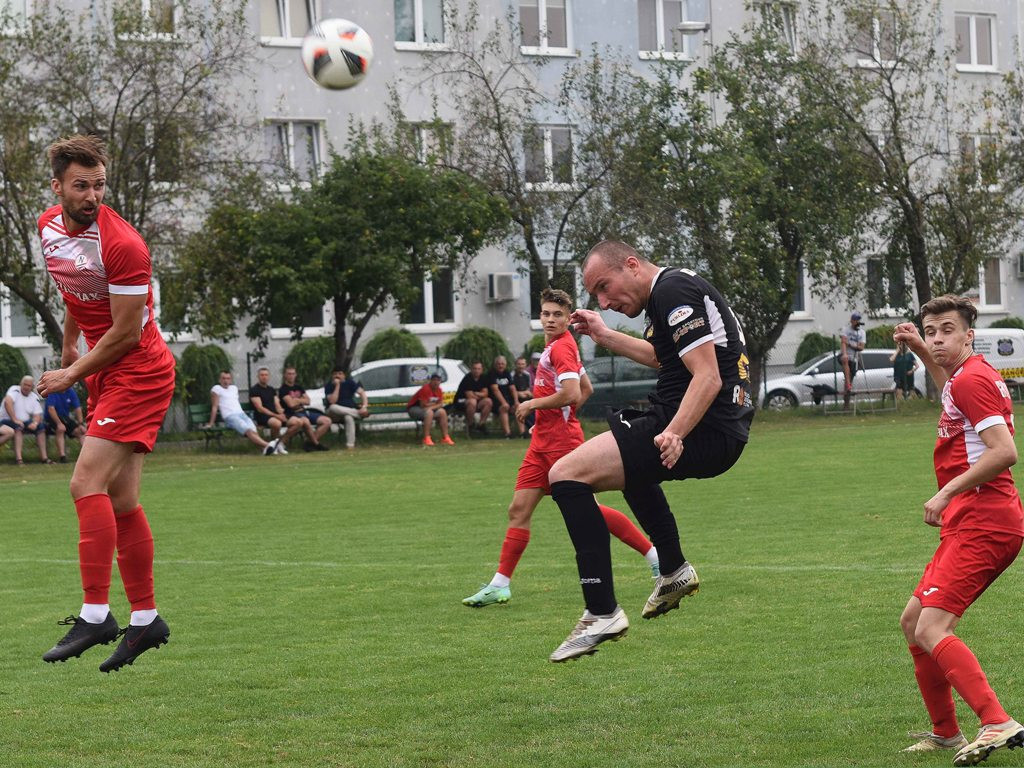 Mecz sparingowy. *KP KSZO 1929 Ostrowiec Świętokrzyski - GKS Nowiny 3:1