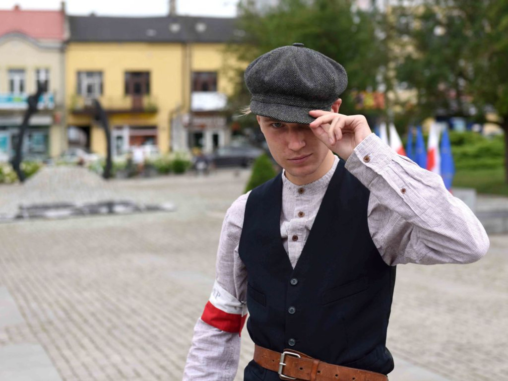 Żywym znakiem Polski Walczącej na ostrowieckim Rynku uczciliśmy 77  rocznicę wybuchu Powstania Warszawskiego