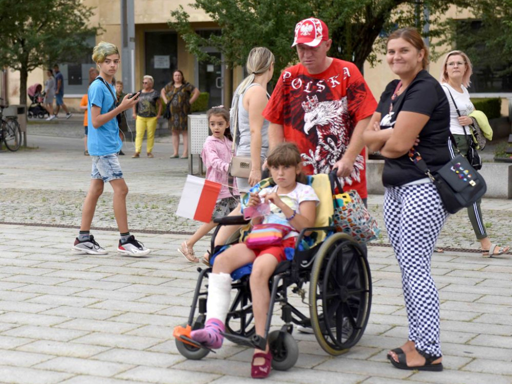 Żywym znakiem Polski Walczącej na ostrowieckim Rynku uczciliśmy 77  rocznicę wybuchu Powstania Warszawskiego