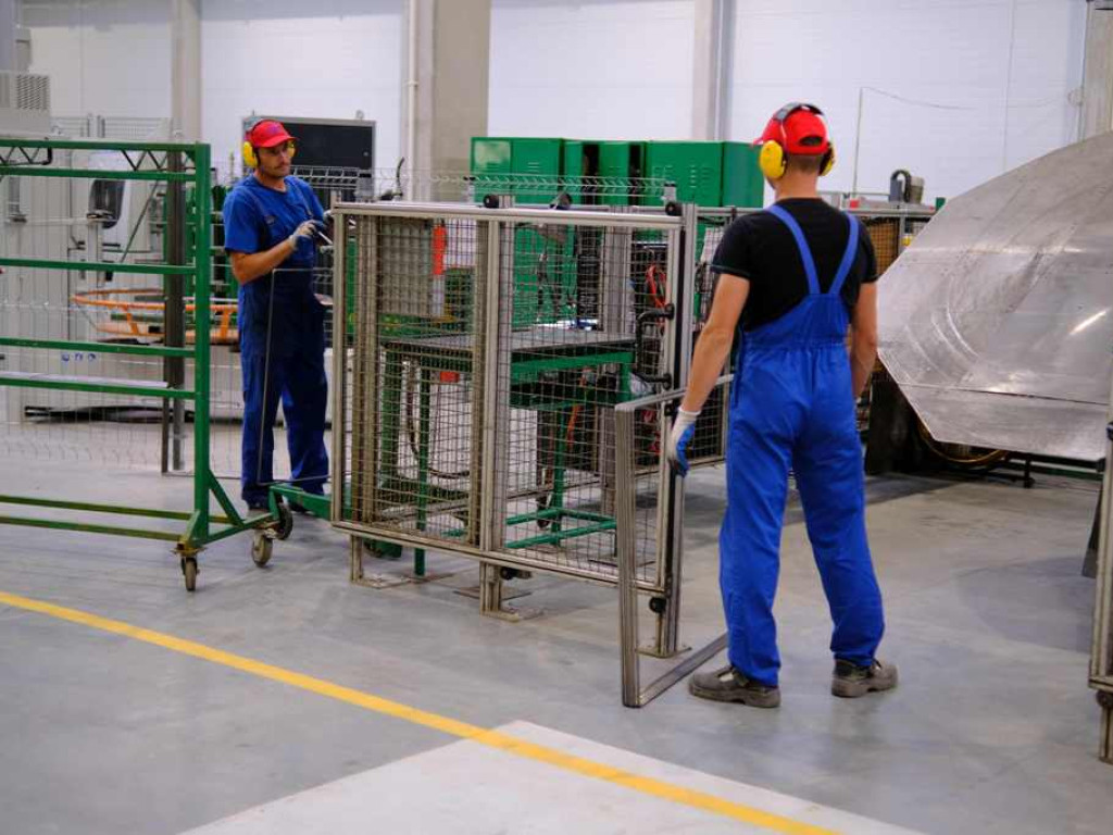 Otwarcie nowej hali firmy Elkom Trade