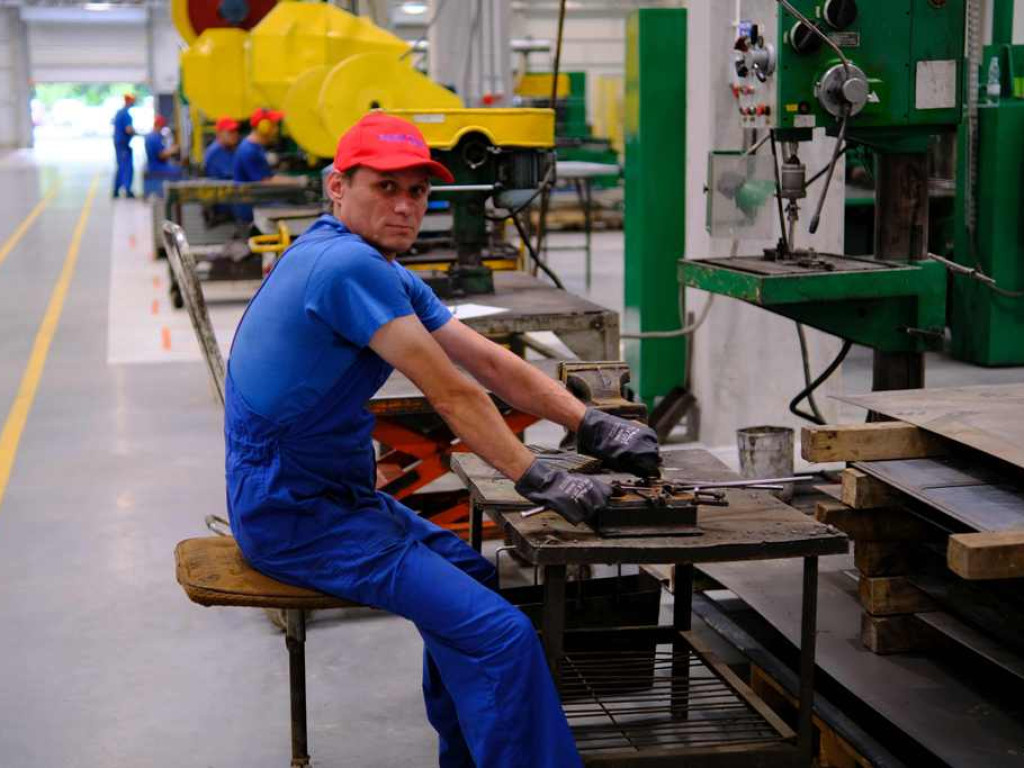 Otwarcie nowej hali firmy Elkom Trade