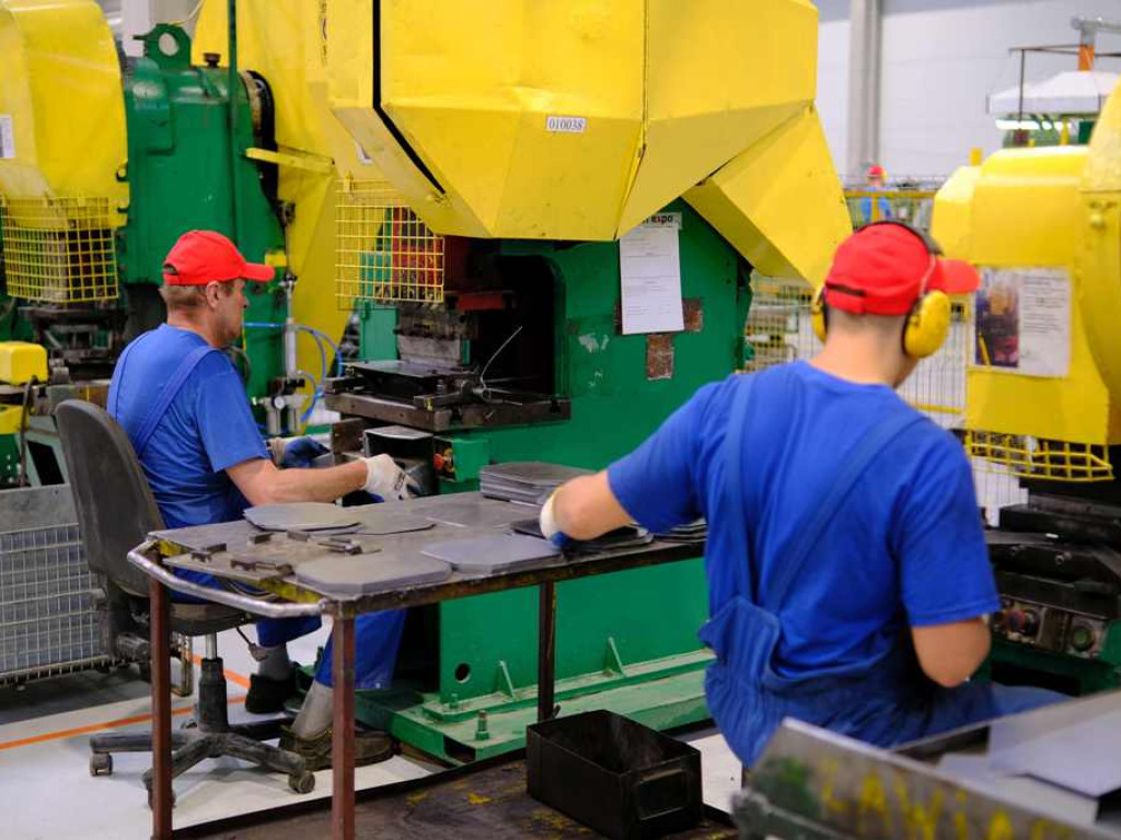 Otwarcie nowej hali firmy Elkom Trade