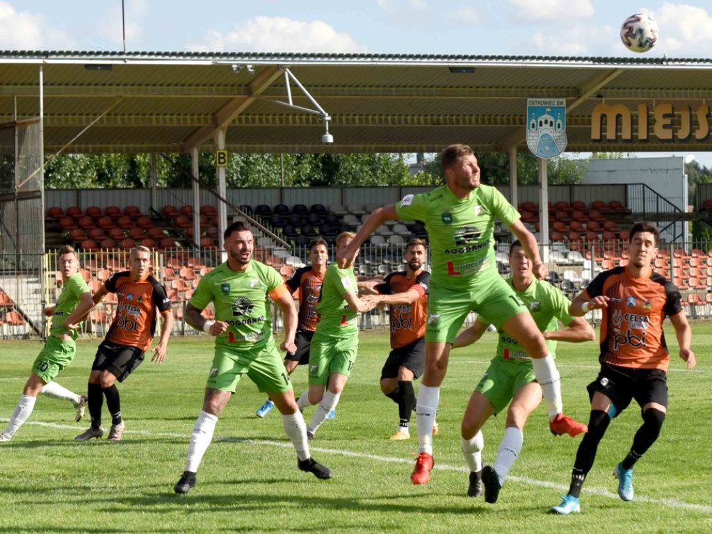 III liga piłkarska. Grupa IV. *KP KSZO 1929 Ostrowiec Świętokrzyski - Chełmianka Chełm 1:1