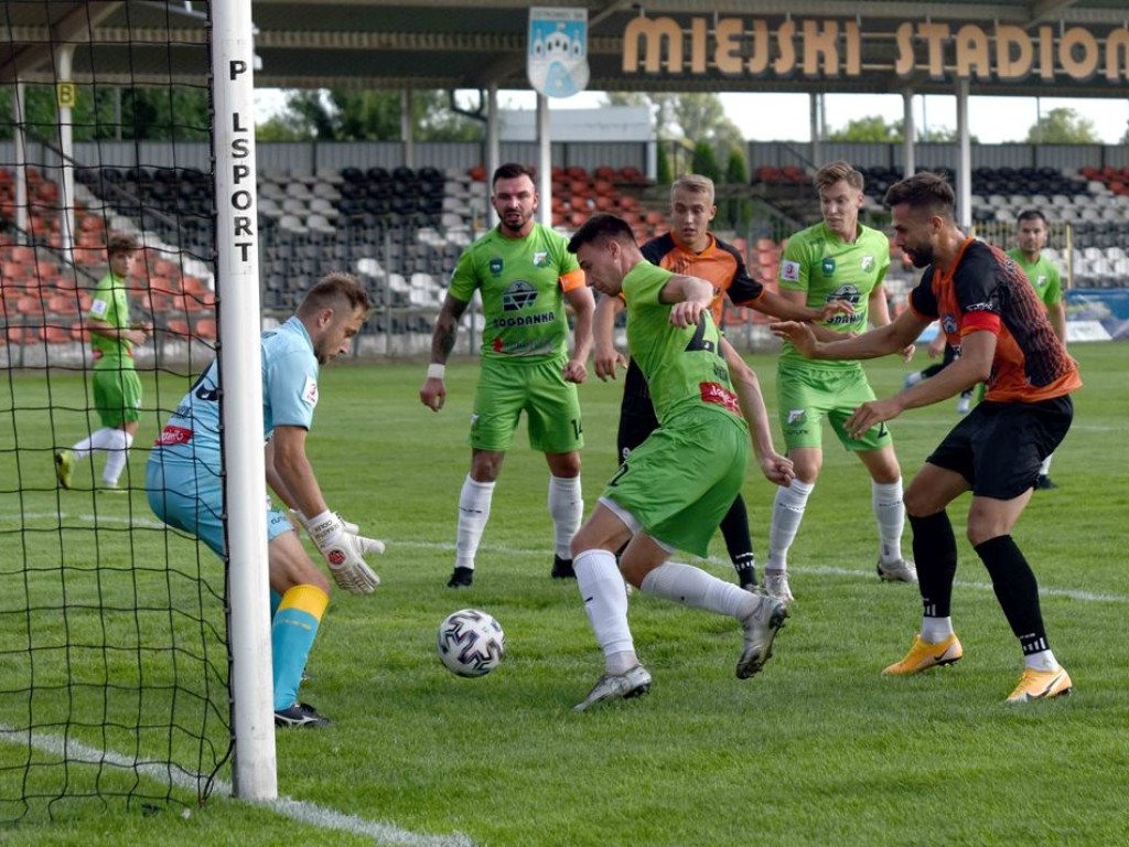 III liga piłkarska. Grupa IV. *KP KSZO 1929 Ostrowiec Świętokrzyski - Chełmianka Chełm 1:1
