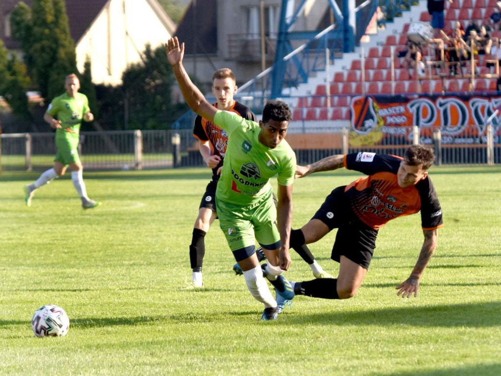 III liga piłkarska. Grupa IV. *KP KSZO 1929 Ostrowiec Świętokrzyski - Chełmianka Chełm 1:1