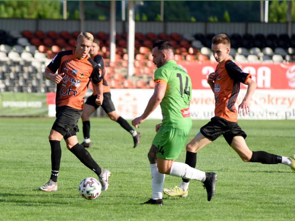 III liga piłkarska. Grupa IV. *KP KSZO 1929 Ostrowiec Świętokrzyski - Chełmianka Chełm 1:1