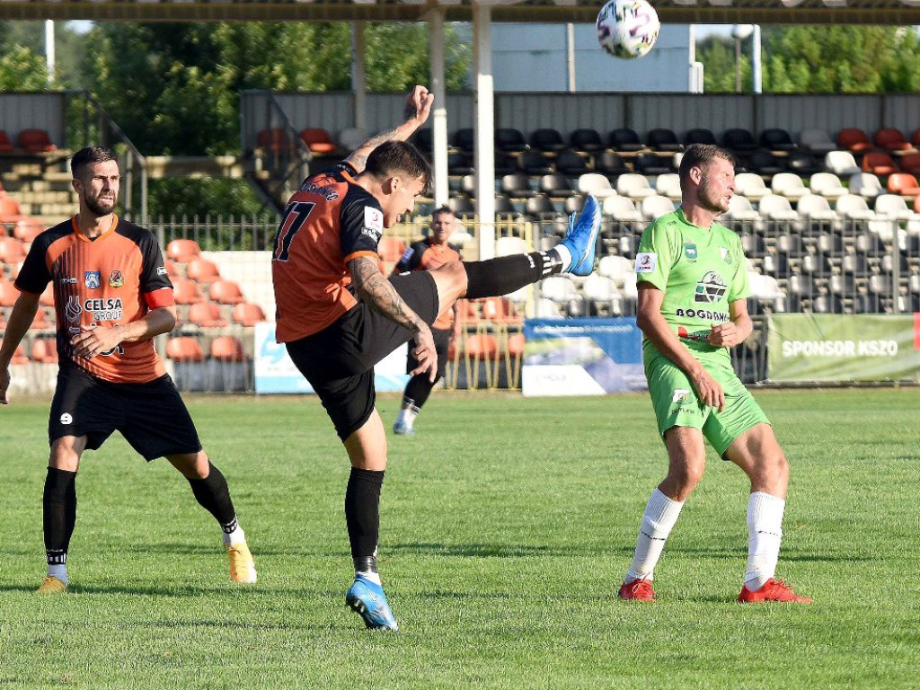 III liga piłkarska. Grupa IV. *KP KSZO 1929 Ostrowiec Świętokrzyski - Chełmianka Chełm 1:1