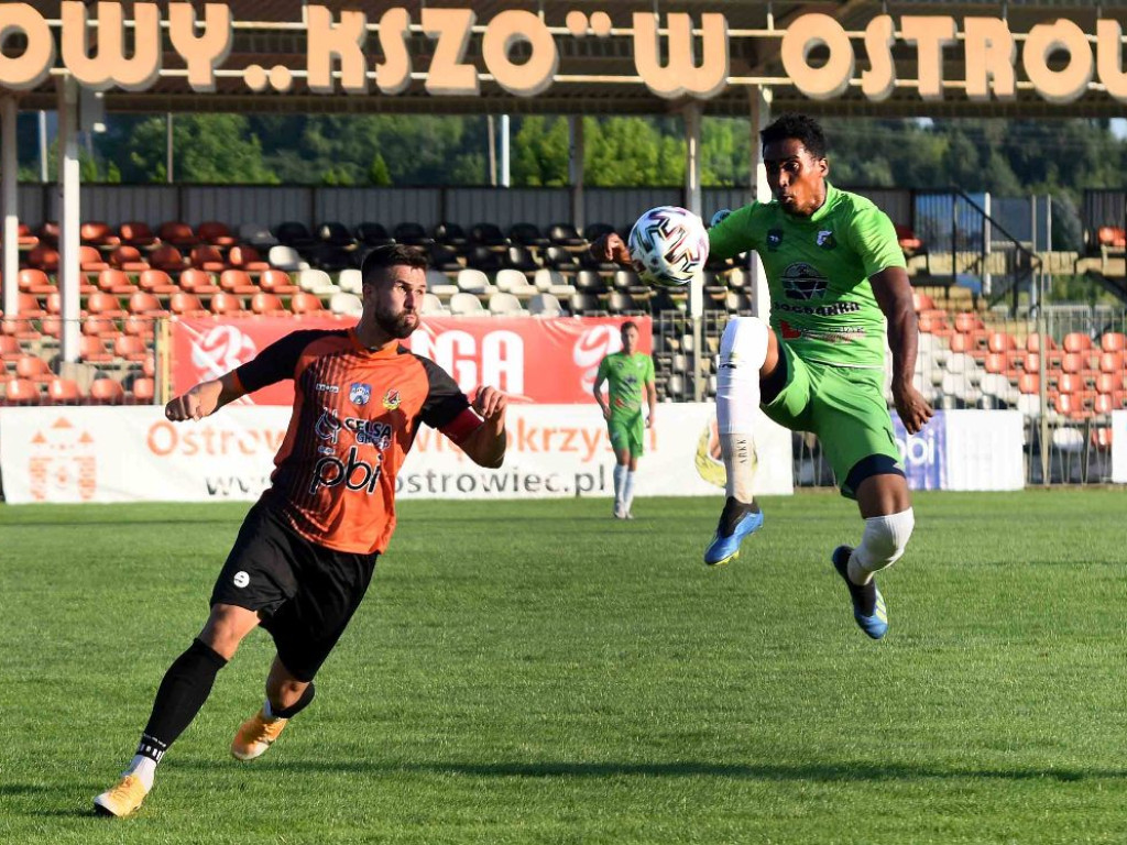 III liga piłkarska. Grupa IV. *KP KSZO 1929 Ostrowiec Świętokrzyski - Chełmianka Chełm 1:1