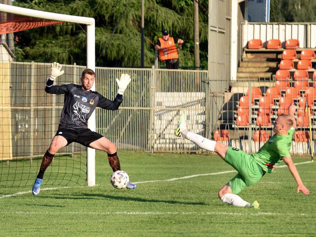 III liga piłkarska. Grupa IV. *KP KSZO 1929 Ostrowiec Świętokrzyski - Chełmianka Chełm 1:1