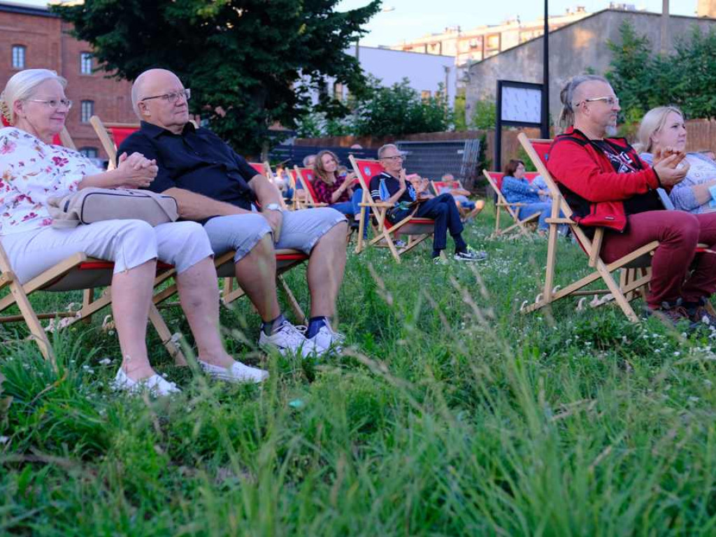 Kino plenerowe. Film niemy 
