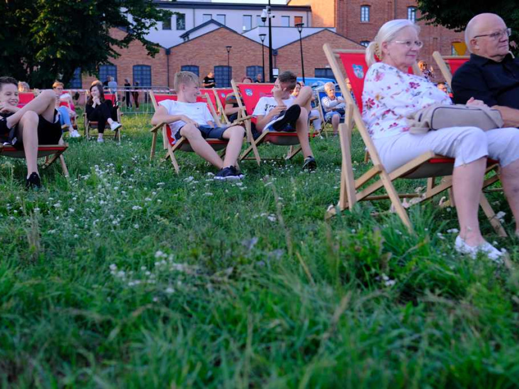 Kino plenerowe. Film niemy 