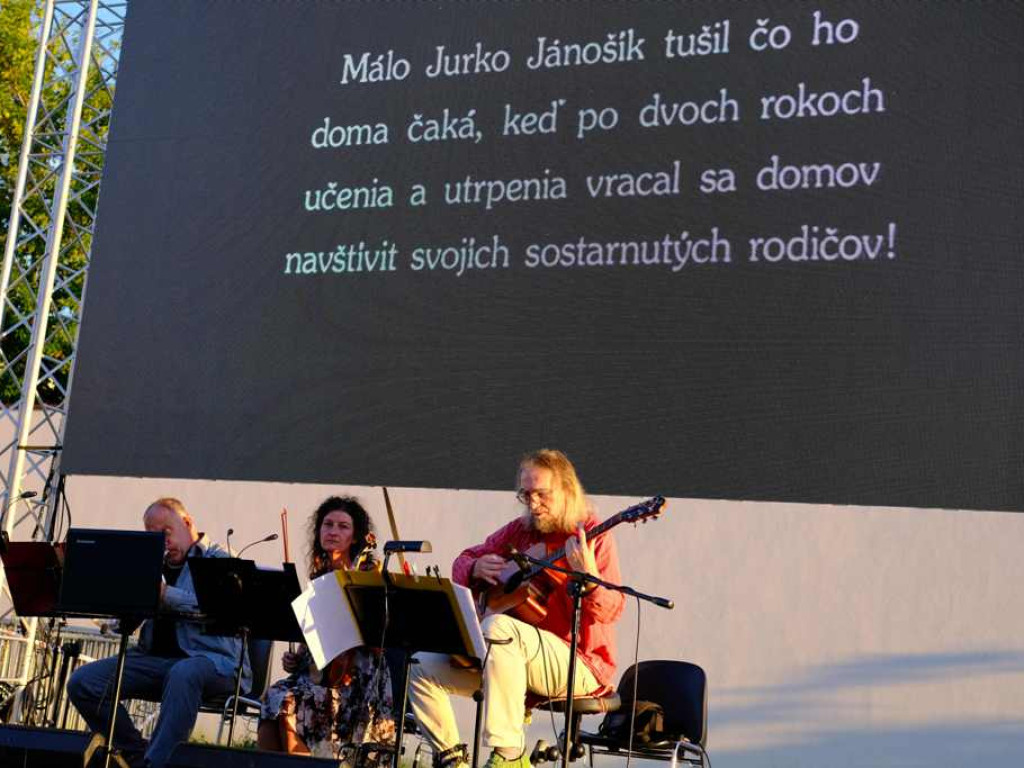 Kino plenerowe. Film niemy 