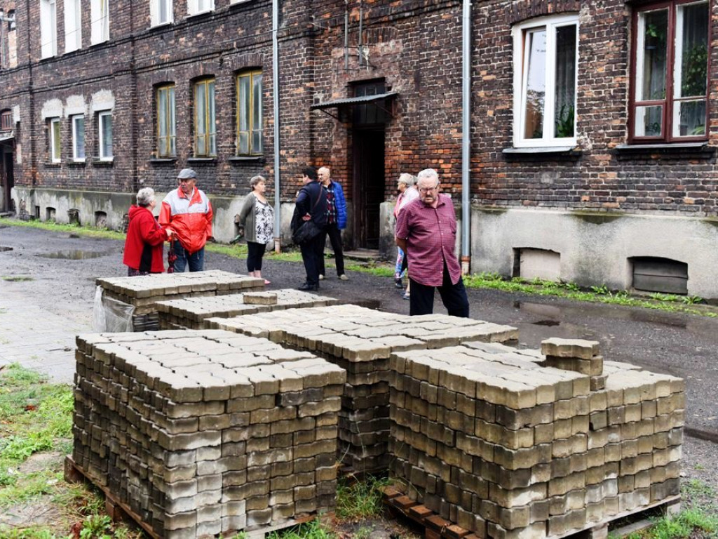 Mieszkańcy Traugutta 6 czują się lekceważeni i zapomniani. Mieszkać w zabytku (zdjęcia)