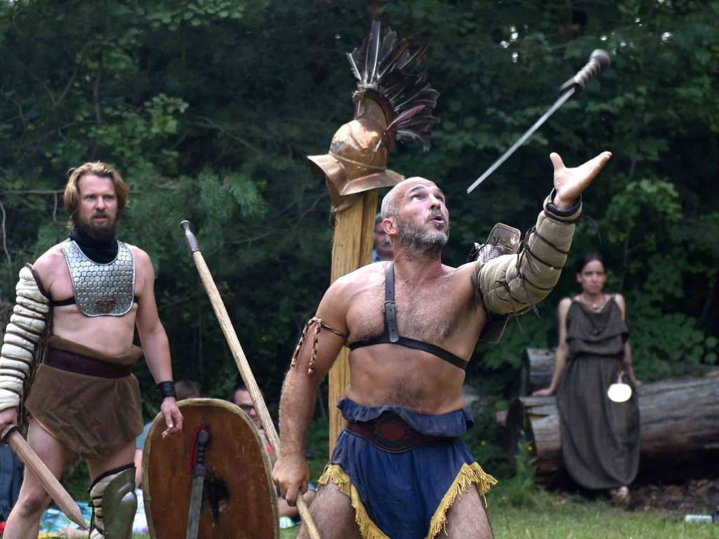 Krzemień, żelazo i bursztyn. Ostrowiecki Festiwal Kultury Prehistorycznej i Antycznej