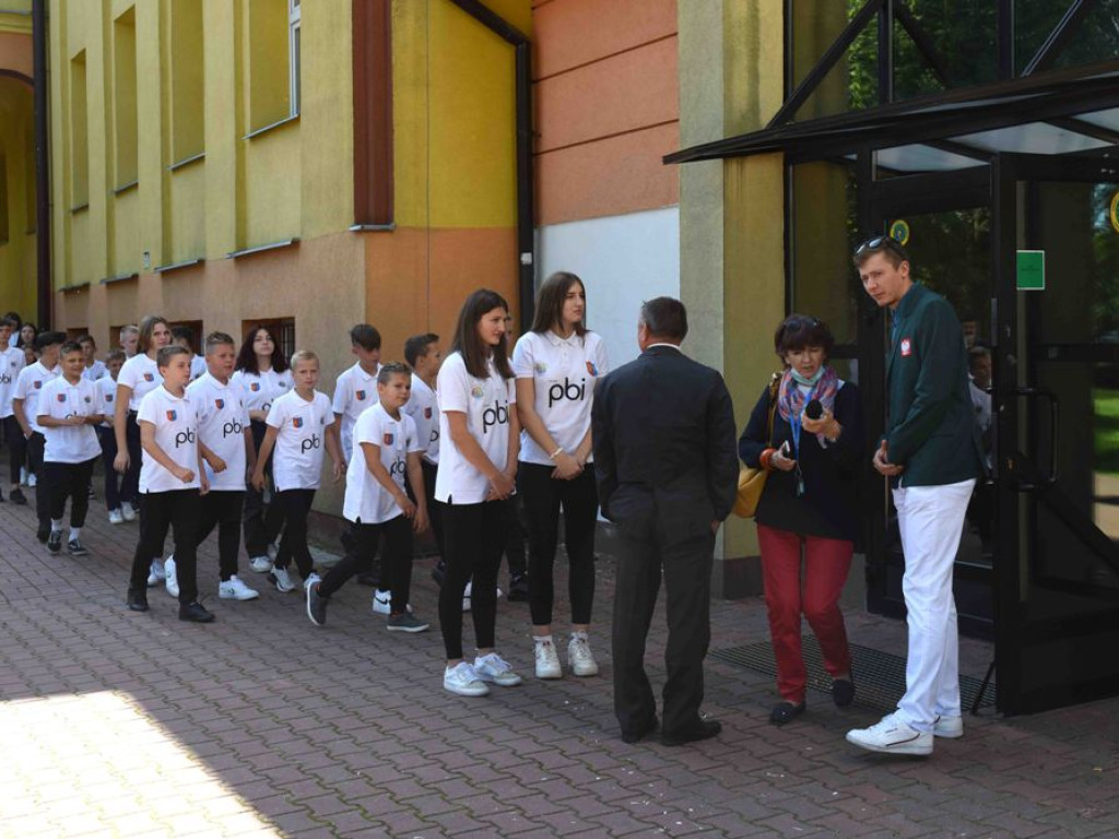 Inauguracja Roku Szkolnego 2021/2022 w Zespole Szkół Ogólnokształcących Mistrzostwa Sportowego