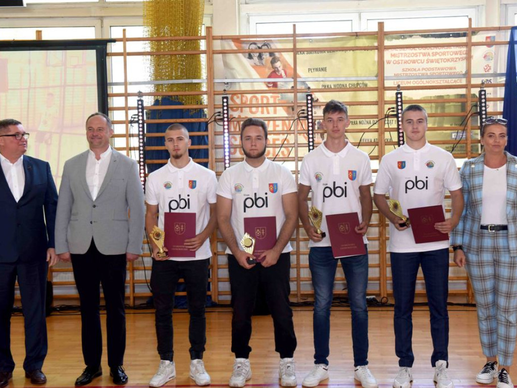 Inauguracja Roku Szkolnego 2021/2022 w Zespole Szkół Ogólnokształcących Mistrzostwa Sportowego