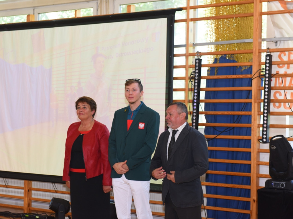 Inauguracja Roku Szkolnego 2021/2022 w Zespole Szkół Ogólnokształcących Mistrzostwa Sportowego