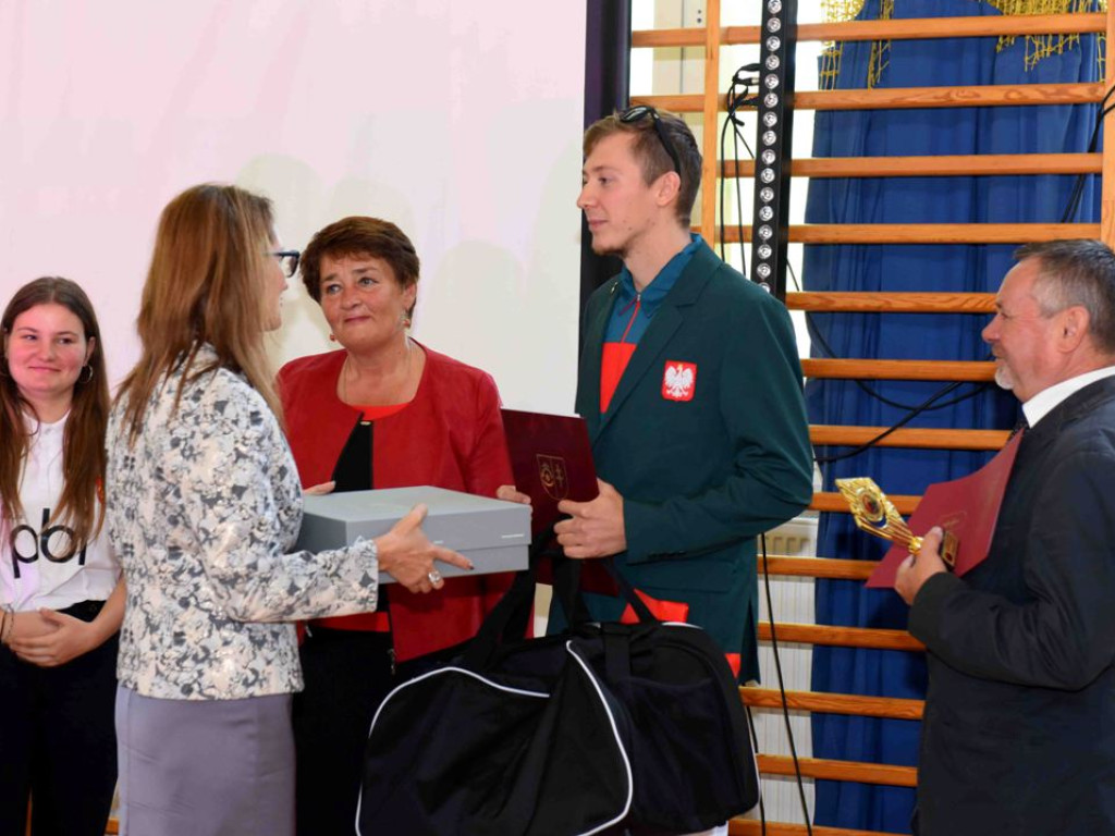 Inauguracja Roku Szkolnego 2021/2022 w Zespole Szkół Ogólnokształcących Mistrzostwa Sportowego