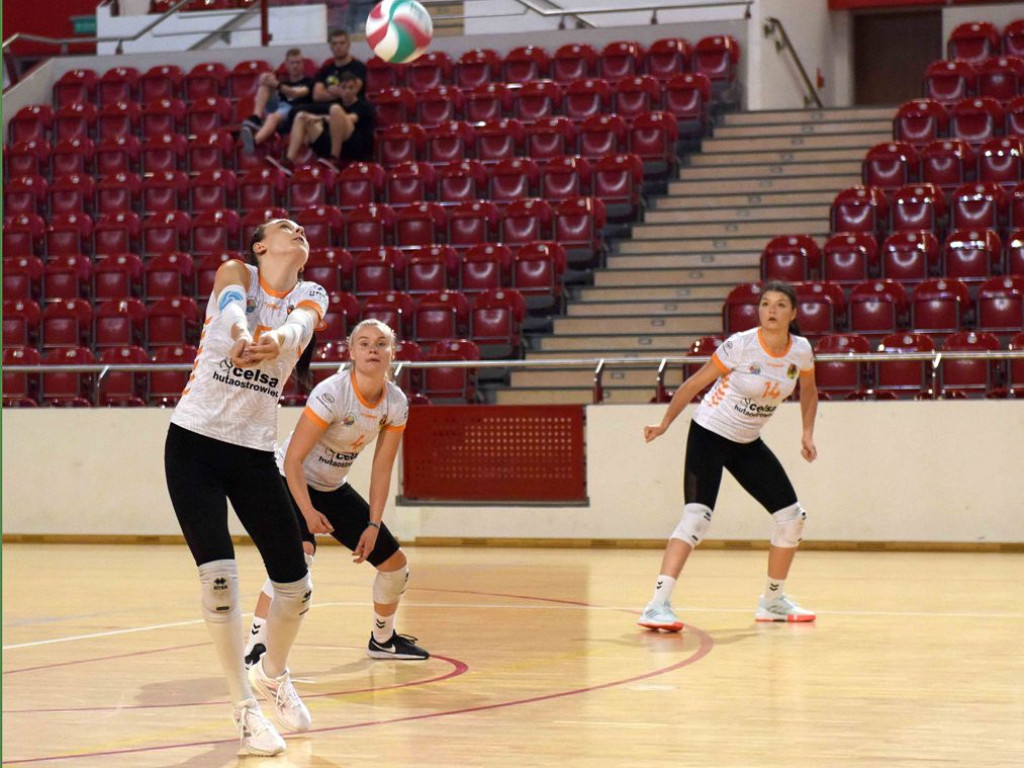 Siatkarki KSZO SMS na turnieju Ostrowiec Cup 2021