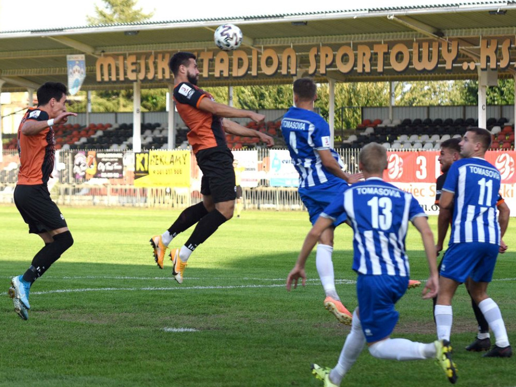 III liga piłkarska. Grupa IV. *KP KSZO 1929 Ostrowiec Świętokrzyski -Tomasovia Tomaszów Lubelski 2:0