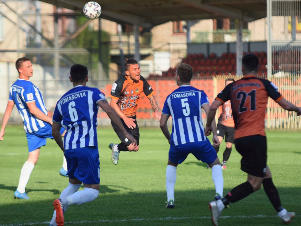 III liga piłkarska. Grupa IV. *KP KSZO 1929 Ostrowiec Świętokrzyski -Tomasovia Tomaszów Lubelski 2:0