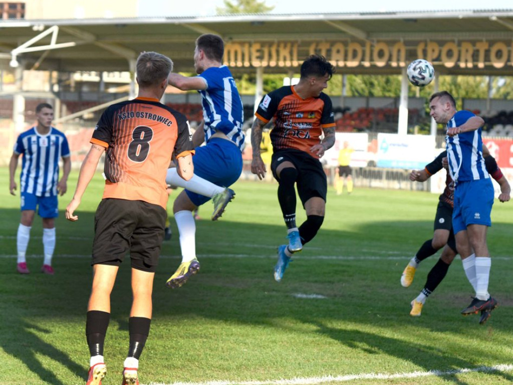 III liga piłkarska. Grupa IV. *KP KSZO 1929 Ostrowiec Świętokrzyski -Tomasovia Tomaszów Lubelski 2:0