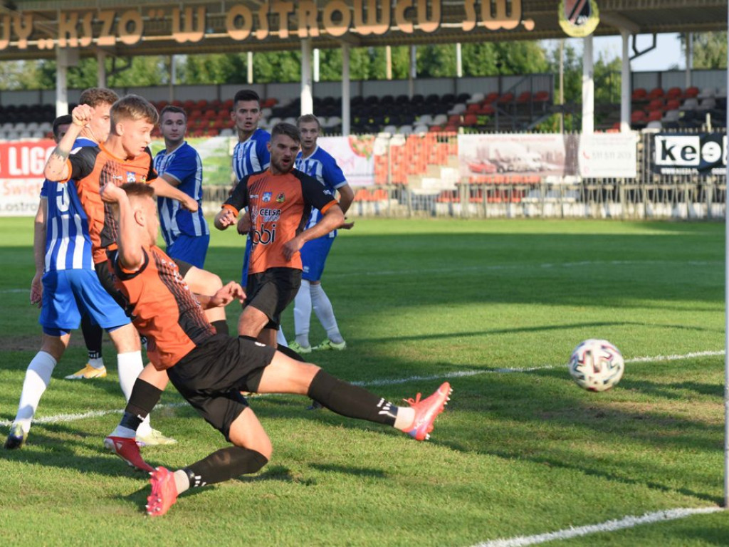 III liga piłkarska. Grupa IV. *KP KSZO 1929 Ostrowiec Świętokrzyski -Tomasovia Tomaszów Lubelski 2:0