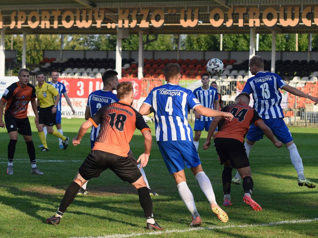 III liga piłkarska. Grupa IV. *KP KSZO 1929 Ostrowiec Świętokrzyski -Tomasovia Tomaszów Lubelski 2:0
