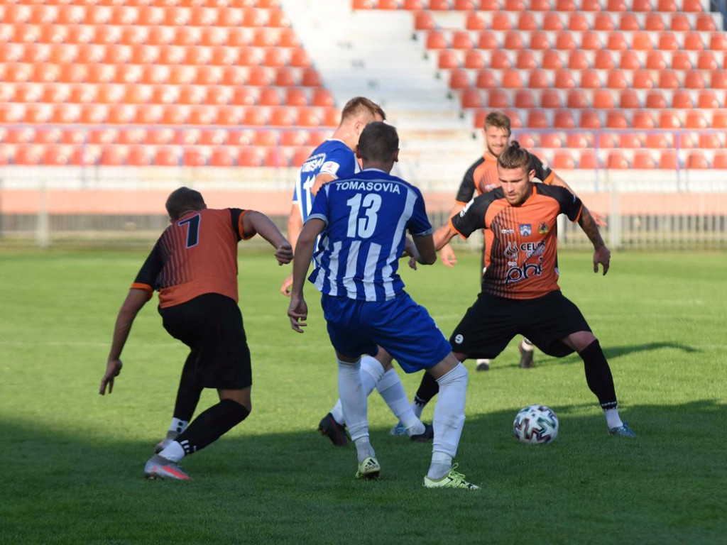 III liga piłkarska. Grupa IV. *KP KSZO 1929 Ostrowiec Świętokrzyski -Tomasovia Tomaszów Lubelski 2:0