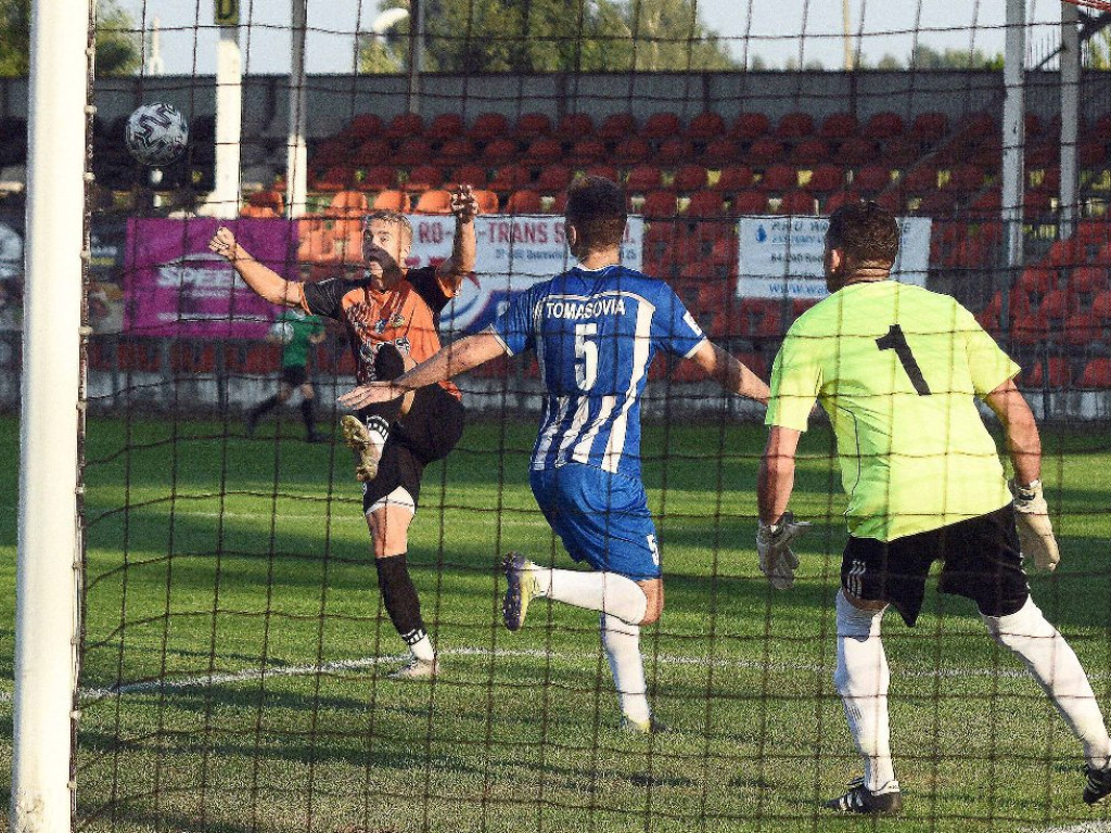 III liga piłkarska. Grupa IV. *KP KSZO 1929 Ostrowiec Świętokrzyski -Tomasovia Tomaszów Lubelski 2:0