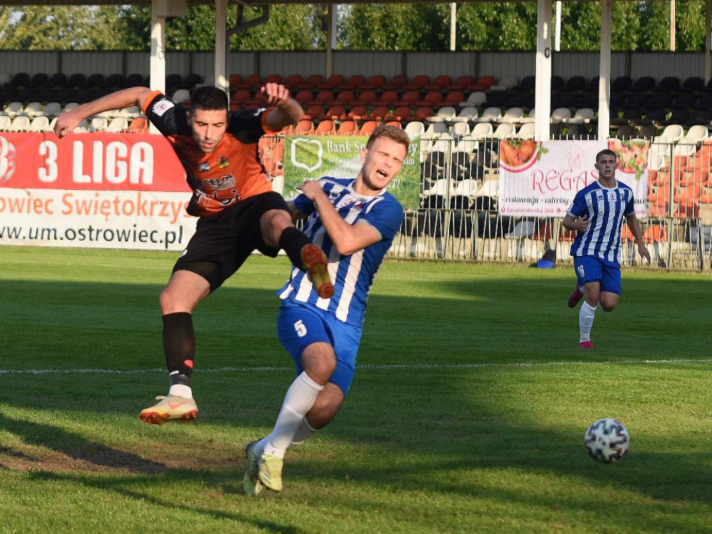 III liga piłkarska. Grupa IV. *KP KSZO 1929 Ostrowiec Świętokrzyski -Tomasovia Tomaszów Lubelski 2:0