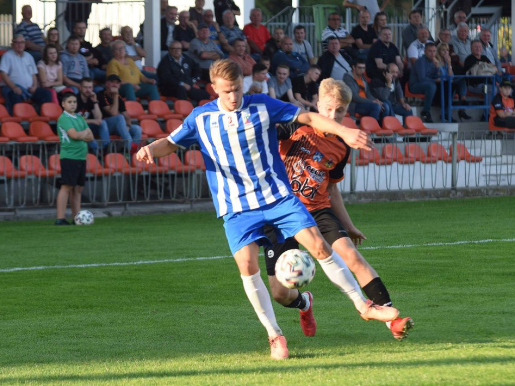 III liga piłkarska. Grupa IV. *KP KSZO 1929 Ostrowiec Świętokrzyski -Tomasovia Tomaszów Lubelski 2:0