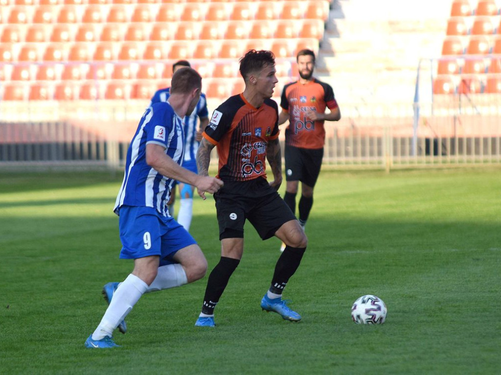 III liga piłkarska. Grupa IV. *KP KSZO 1929 Ostrowiec Świętokrzyski -Tomasovia Tomaszów Lubelski 2:0