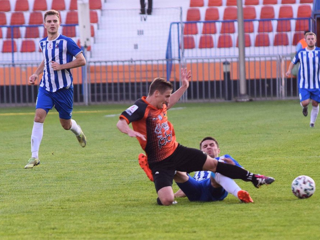 III liga piłkarska. Grupa IV. *KP KSZO 1929 Ostrowiec Świętokrzyski -Tomasovia Tomaszów Lubelski 2:0