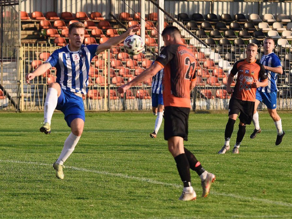 III liga piłkarska. Grupa IV. *KP KSZO 1929 Ostrowiec Świętokrzyski -Tomasovia Tomaszów Lubelski 2:0