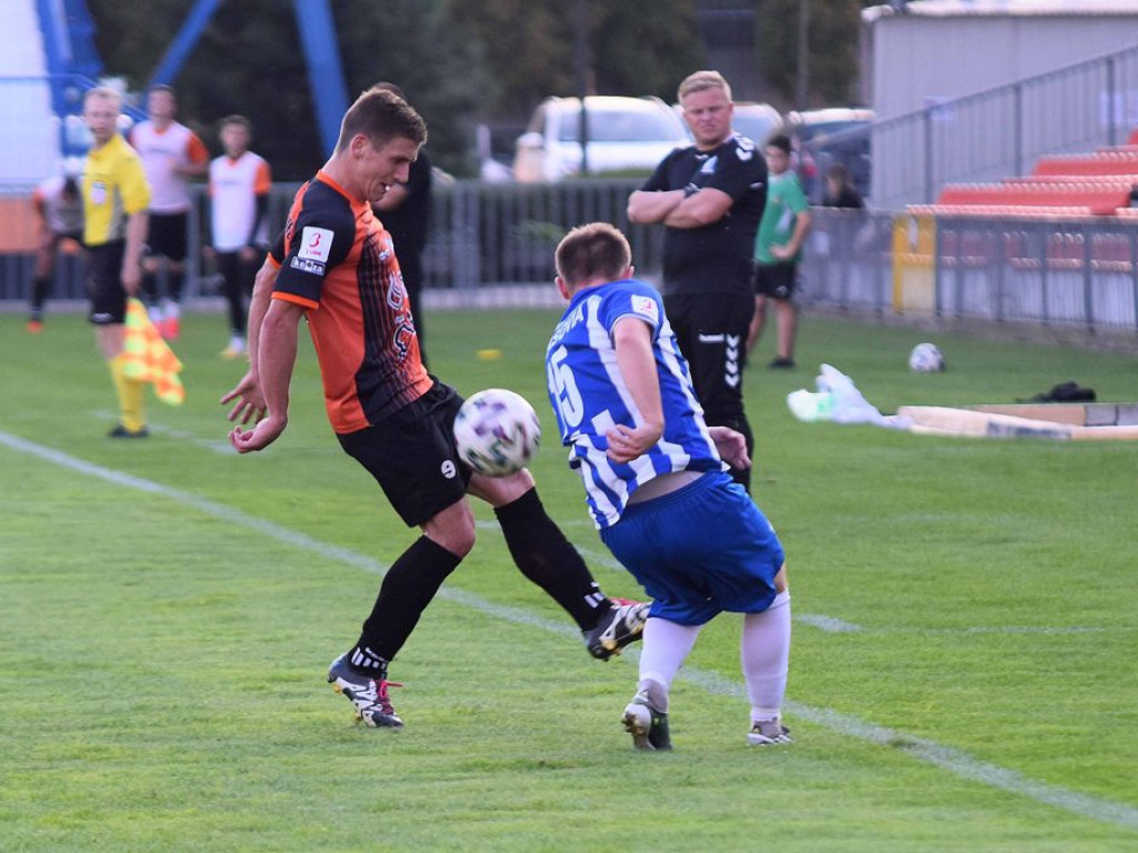 III liga piłkarska. Grupa IV. *KP KSZO 1929 Ostrowiec Świętokrzyski -Tomasovia Tomaszów Lubelski 2:0