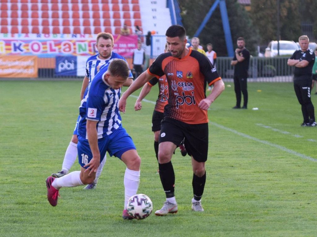 III liga piłkarska. Grupa IV. *KP KSZO 1929 Ostrowiec Świętokrzyski -Tomasovia Tomaszów Lubelski 2:0