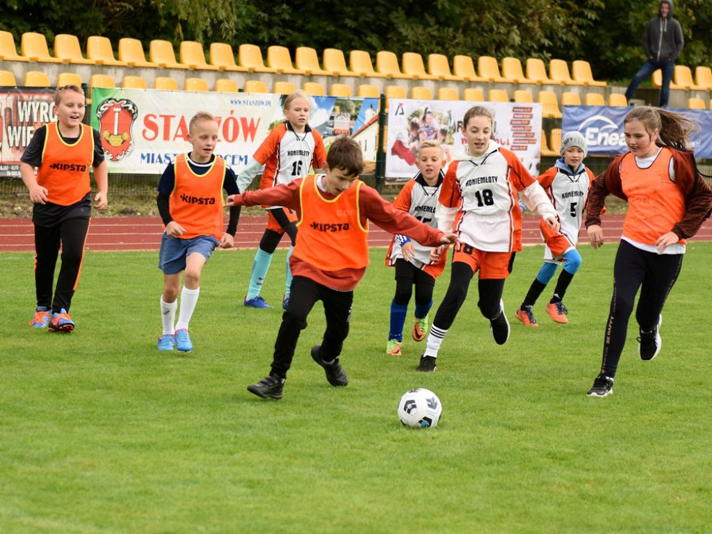 KSZO Galacticos i OKS Opatów w finale ?Świętokrzyskich Orłów ? otwartych mistrzostw piłki nożnej o Puchar Wolnej Polski? (zdjęcia)