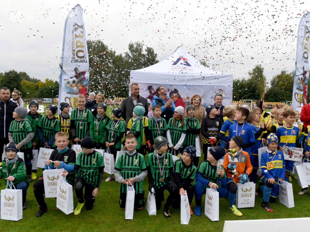 KSZO Galacticos i OKS Opatów w finale ?Świętokrzyskich Orłów ? otwartych mistrzostw piłki nożnej o Puchar Wolnej Polski? (zdjęcia)