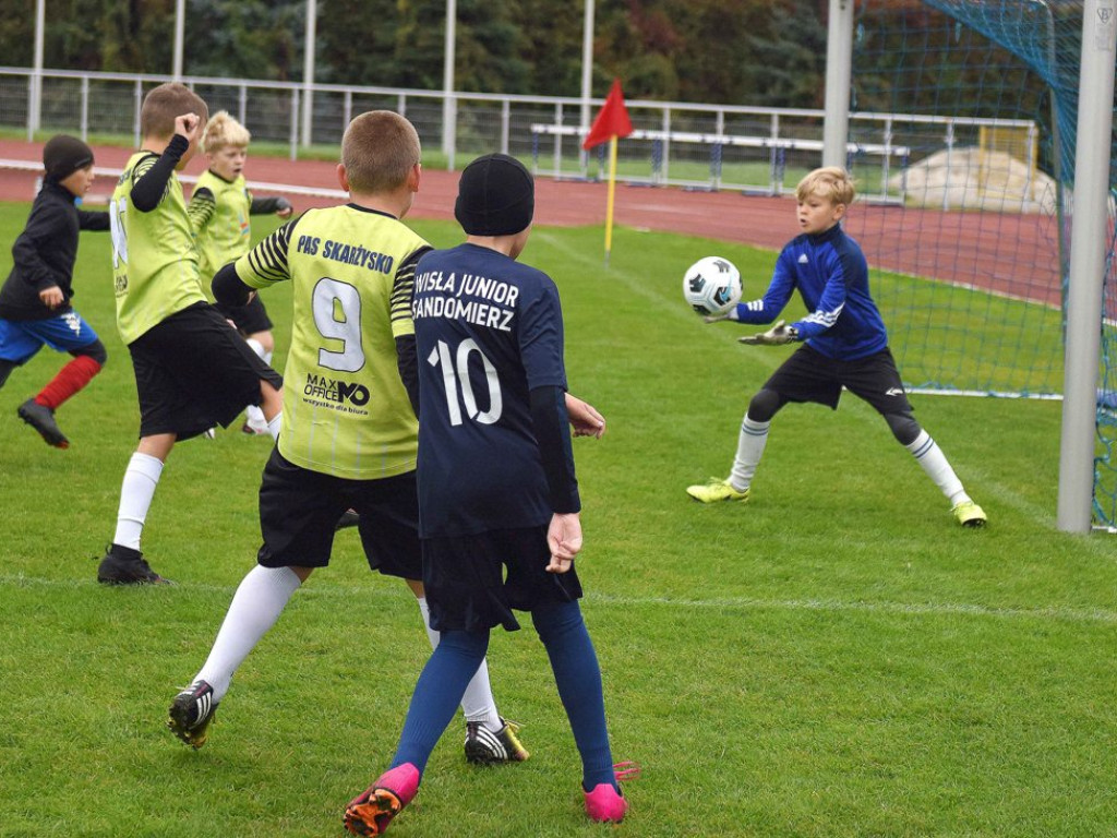 KSZO Galacticos i OKS Opatów w finale ?Świętokrzyskich Orłów ? otwartych mistrzostw piłki nożnej o Puchar Wolnej Polski? (zdjęcia)
