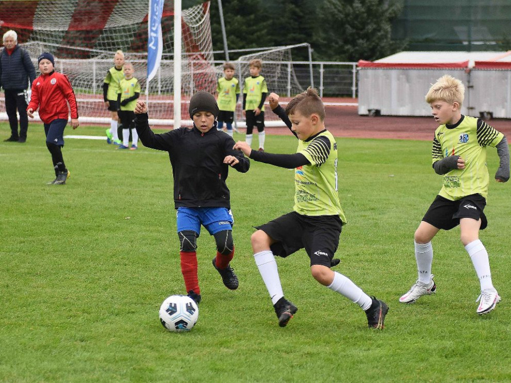 KSZO Galacticos i OKS Opatów w finale ?Świętokrzyskich Orłów ? otwartych mistrzostw piłki nożnej o Puchar Wolnej Polski? (zdjęcia)