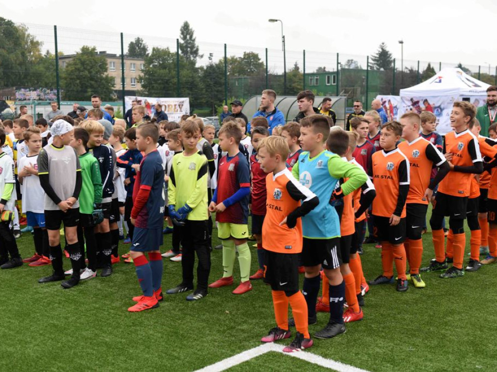 KSZO Galacticos i OKS Opatów w finale ?Świętokrzyskich Orłów ? otwartych mistrzostw piłki nożnej o Puchar Wolnej Polski? (zdjęcia)